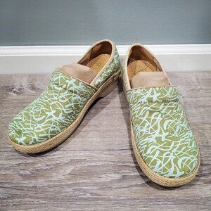 Dansko Women's Victoria Vegan Green Grass Canvas Classic Clogs Sz 41 US 10.5-11